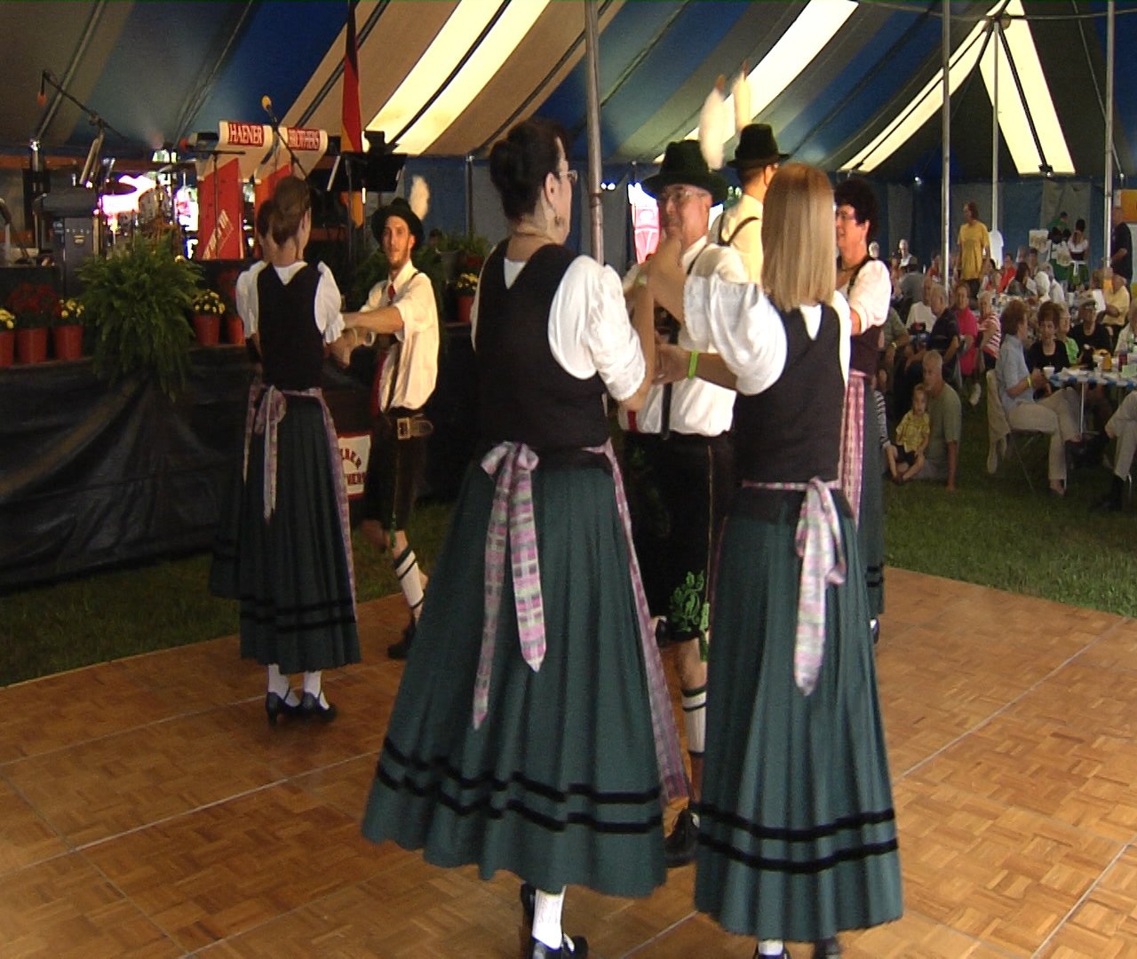 German Festival Brings Beer and Bavarian Dance Erie News Now WICU