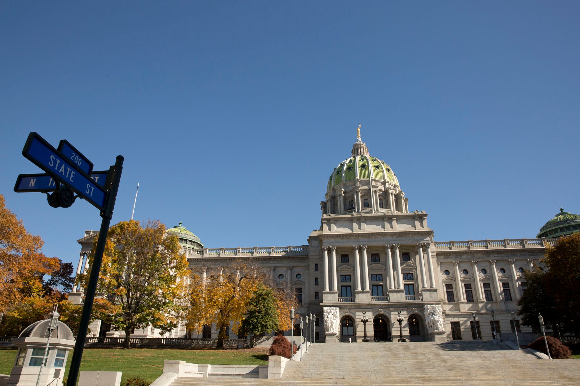 Pennsylvania Lawmakers Weigh Bill Mandating Armed School Security