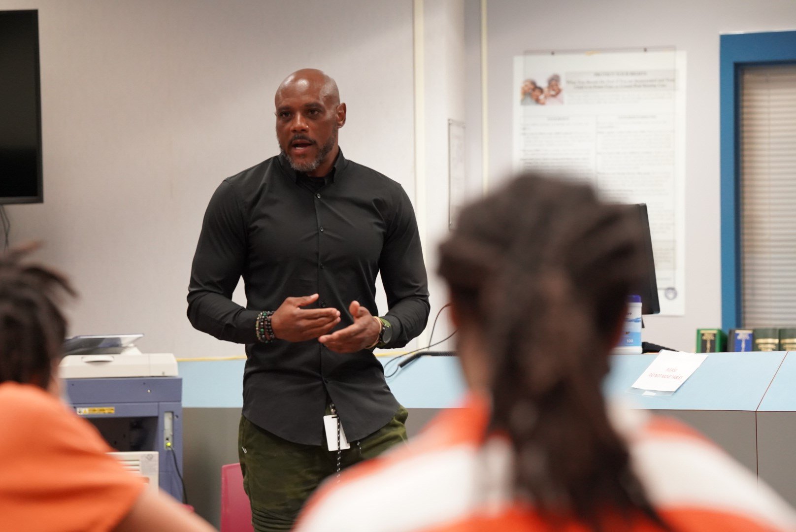 Former NFL Player Speaks to Incarcerated Youth at Erie County Prison