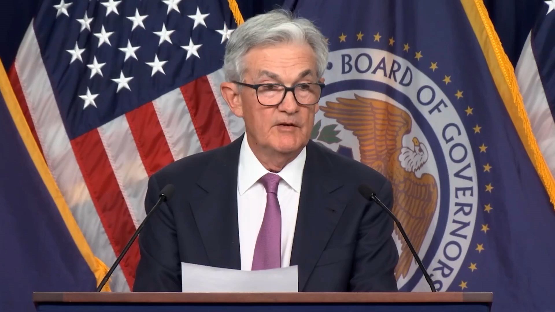 Federal Reserve Keeps Interest Rates Unchanged, Could Raise Them Later