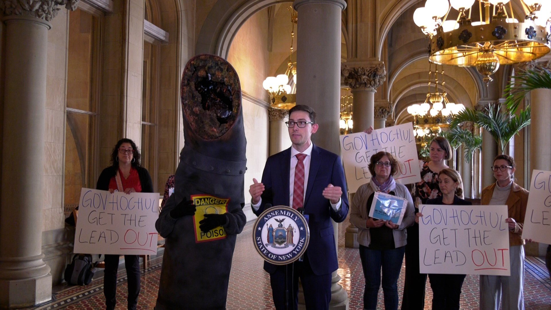 A rally to combat lead pipelines in New York