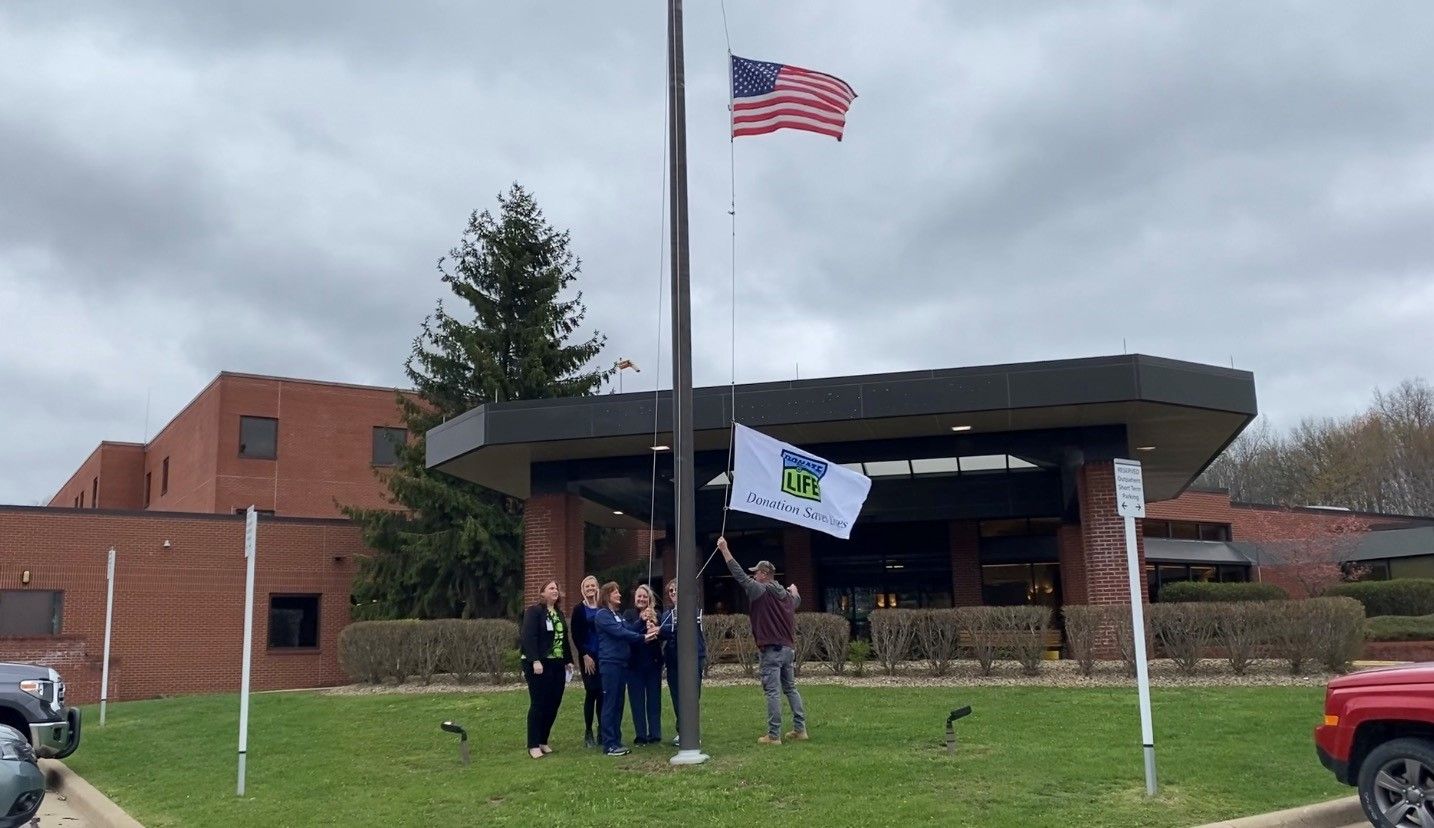 AHN Grove City Hospital Hosts Flag Raising Ceremony for Donate Life