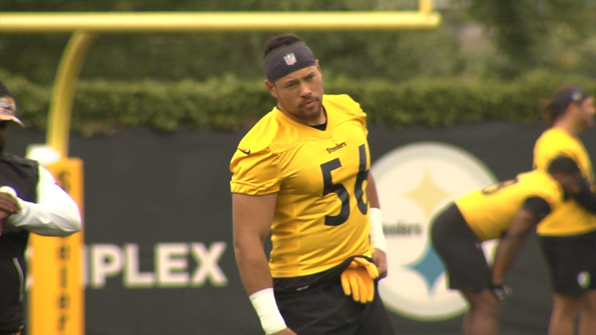 Alex Highsmith signed a new $68 million contract with the Steelers, how  long will he stay in Pittsburgh?